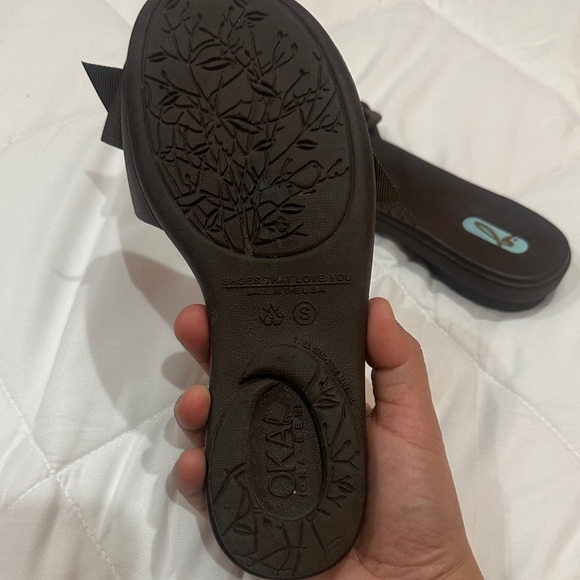 NWOT Elegant Brown Slide Sandals with Bow size 5.5 - Picture 3 of 5